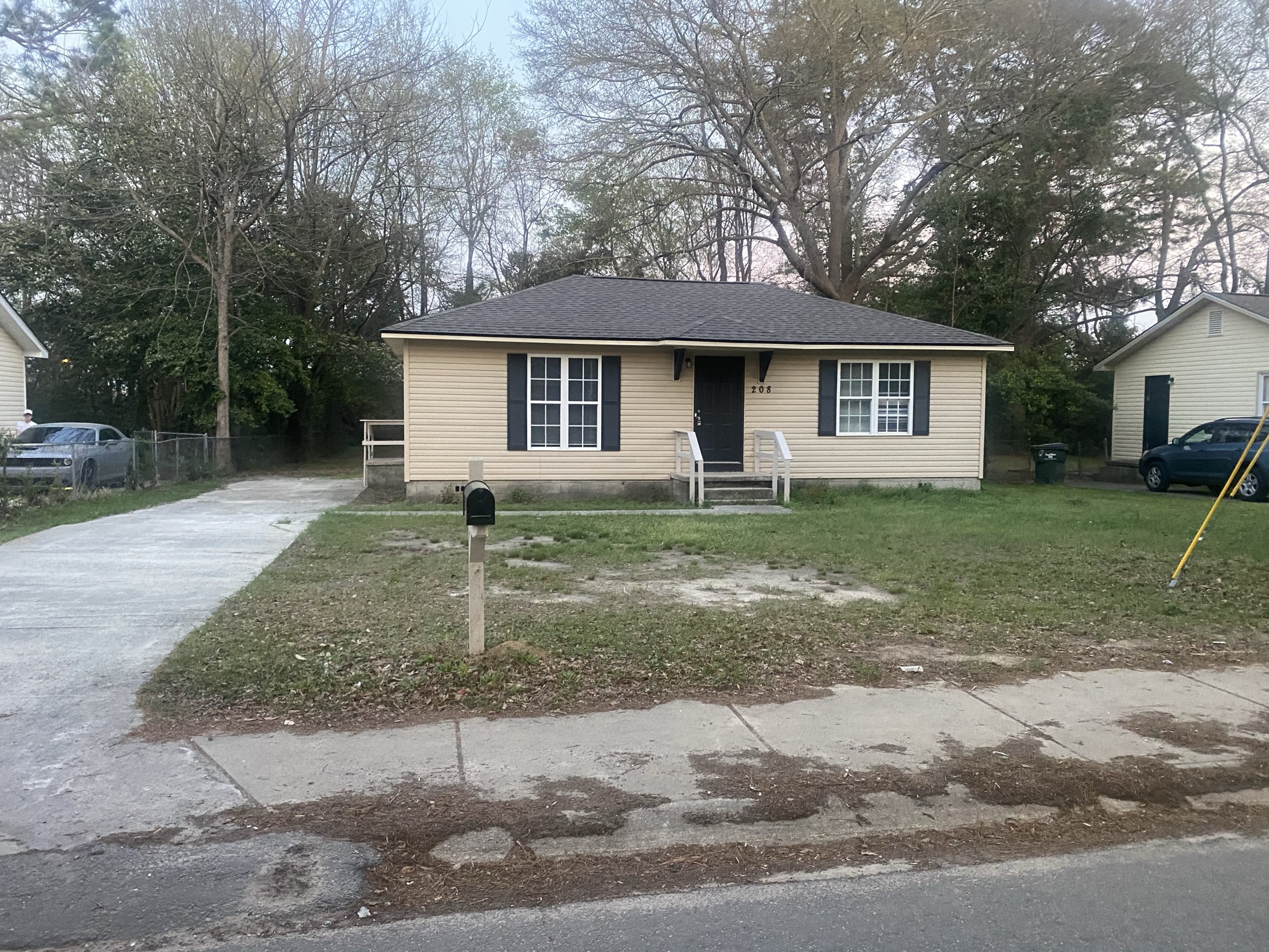 208 evergreen st